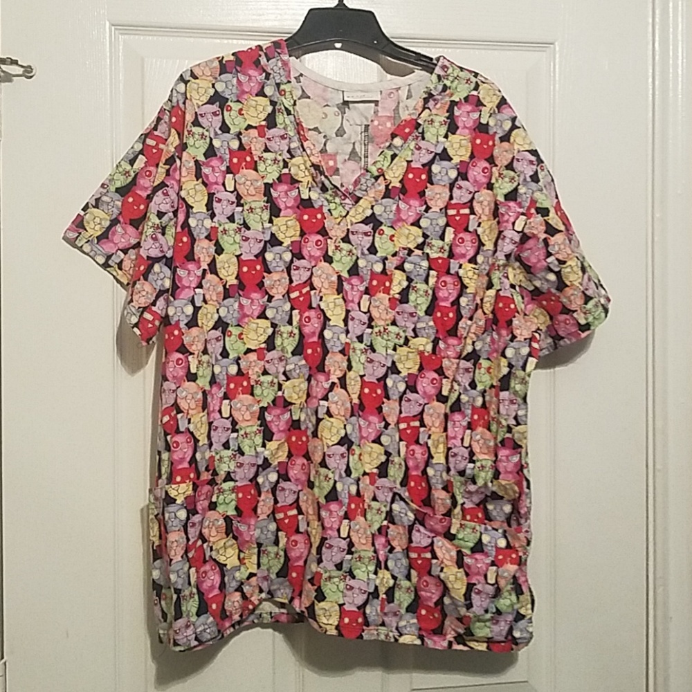 #0012 Peaches Scrub Top 2XL